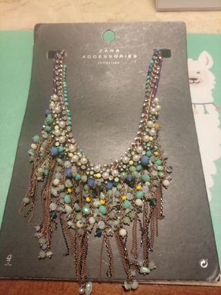 Collar Zara multicor con abalorios