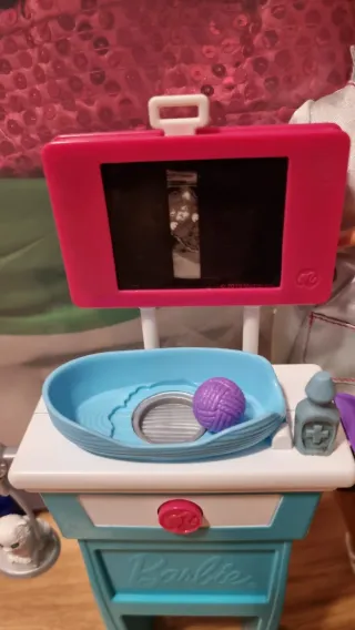 Barbie Veterinaria con Accesorios