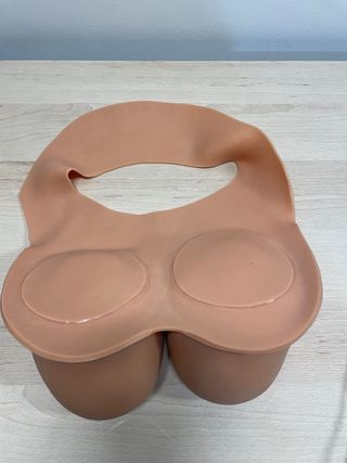 Prótesis Tetas Silicona + Peluca color castaño