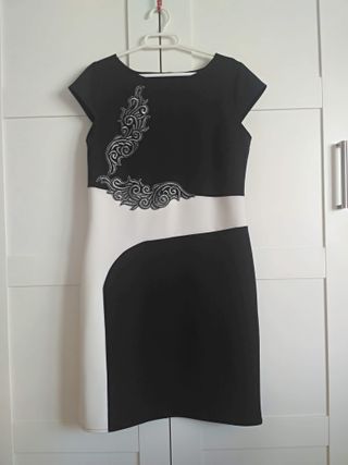 Vestido vistoso y elegante. Talla 40