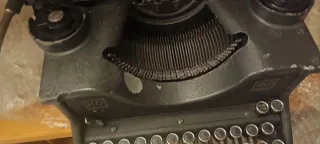 Máquina de escribir Hispano Olivetti