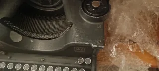 Máquina de escribir Hispano Olivetti