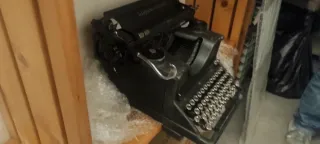 Máquina de escribir Hispano Olivetti