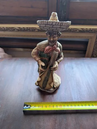 Estatuilla Mariachi Guitarra Yeso