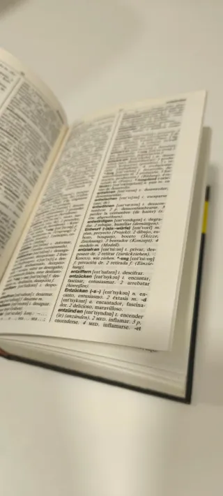 Diccionario Vox alemán-español, español-alemán.