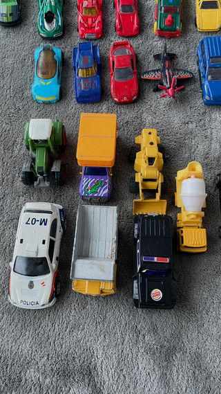 Lote coches de juguete (Hot Wheels y otras marcas)