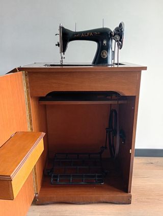 Máquina de coser antigua