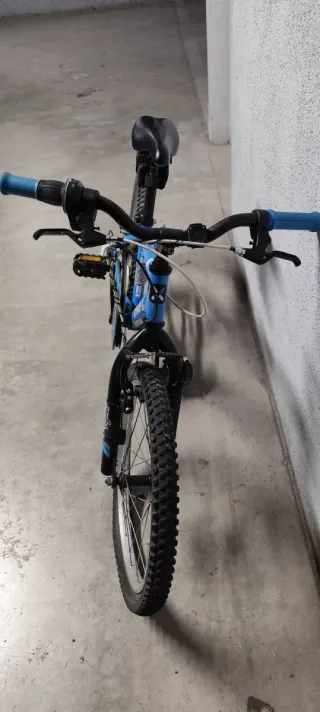 Bicicleta infantil Btwin azul