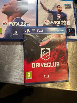 PS4 (PlayStation 4) Negra + 2 Mandos y juegos