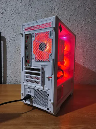 PC Gaming RTX 5060 Blanco