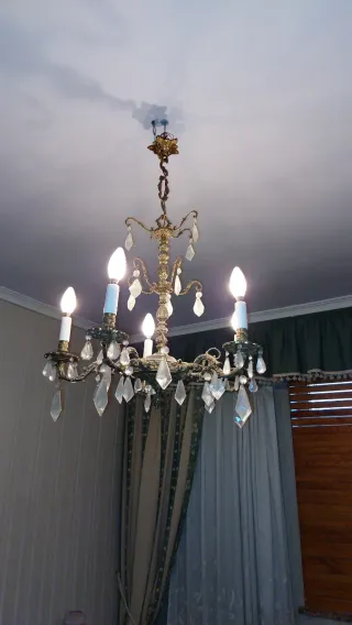 Lámpara de techo antigua, de lágrimas y bronce