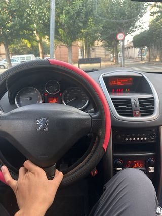 Peugeot 207  211000 klm