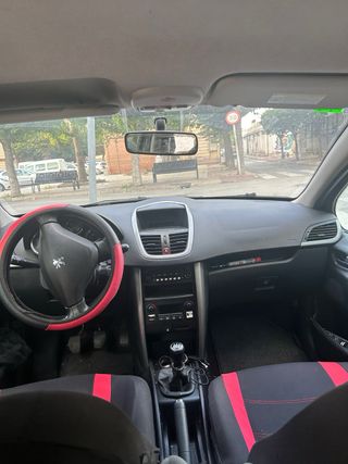 Peugeot 207  211000 klm