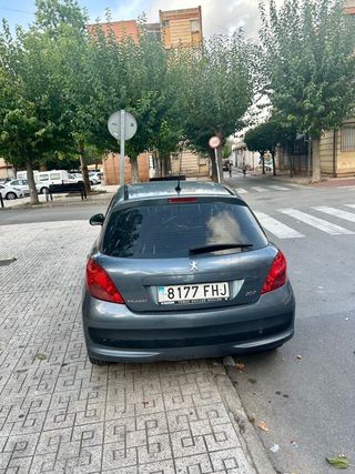 Peugeot 207  211000 klm