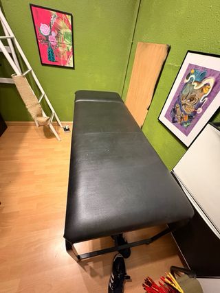 Camilla para tatuar y/o masajes.