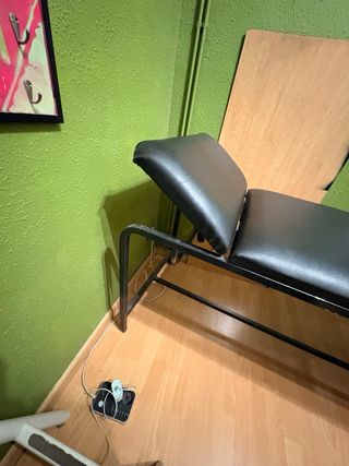 Camilla para tatuar y/o masajes.