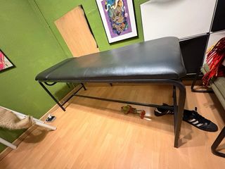 Camilla para tatuar y/o masajes.