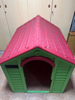 Casita de juego infantil verde y roja