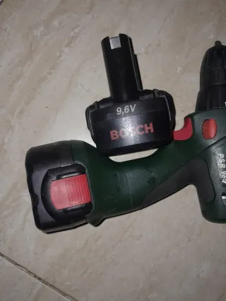 Taladro Bosch Portátil 2 Baterías + Cargador