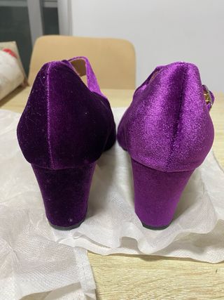 Zapatos tacón terciopelo morados
