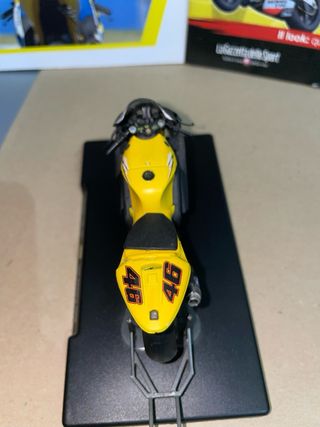 Yamaha YZR-M1 2006 test Sepang 30