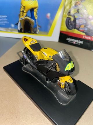 Yamaha YZR-M1 2006 test Sepang 30