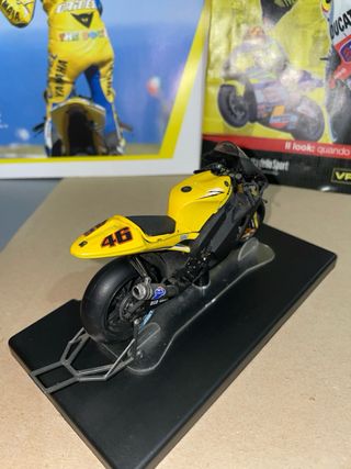 Yamaha YZR-M1 2006 test Sepang 30