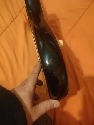 Guitarra hondo de los 90 zurdo