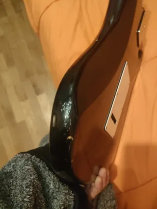 Guitarra hondo de los 90 zurdo