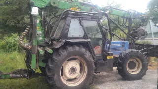 Tractor Fiat 110-90 con grúa Toimil y remolque