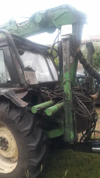 Tractor Fiat 110-90 con grúa Toimil y remolque