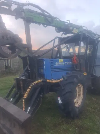 Tractor Fiat 110-90 con grúa Toimil y remolque