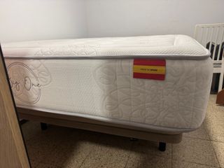 Colchón+somier+comedor y sillas+ sofa