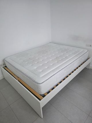 Colchón+somier+comedor y sillas+ sofa