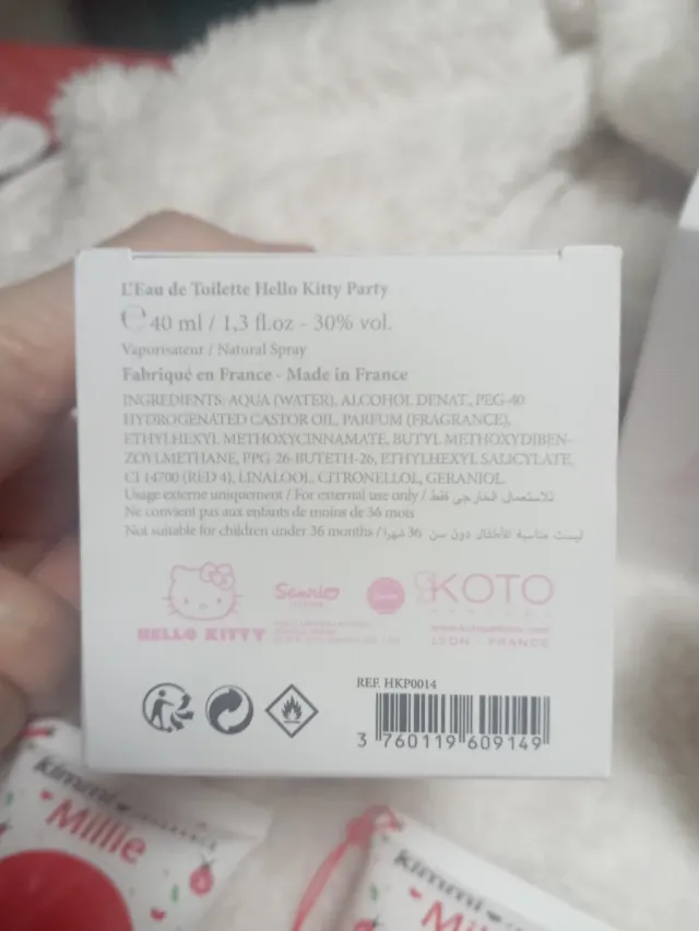 Colonia de hello Kitty cabeza dorada 40 ml 8€ unid