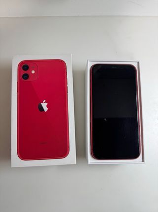 iPhone 11 Rojo con auriculares