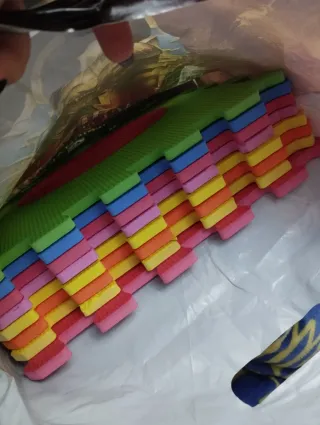 Puzzle suelo goma colorido