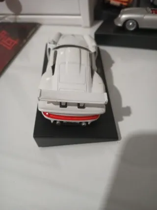 Porsche 911 GT1 1995 escala 1:43