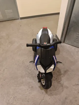 Motocicleta Eléctrica Infantil 3 km/h como nueva