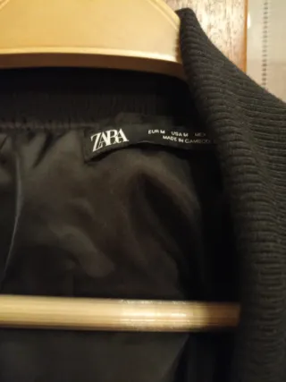 Chaqueta bomber Zara negra chico
