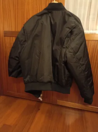 Chaqueta bomber Zara negra chico