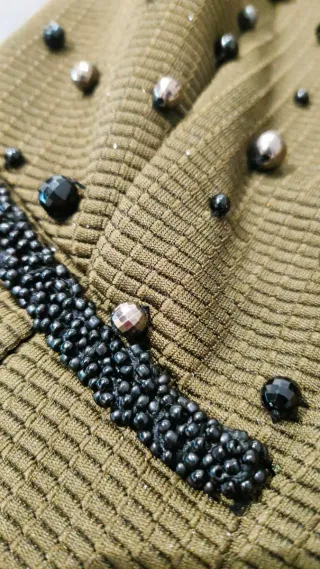 Vestido vintage verde con tachuelas