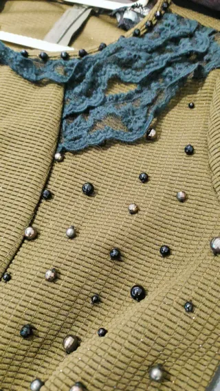 Vestido vintage verde con tachuelas