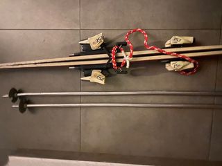 Esquís Rossignol con bastones