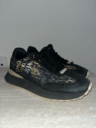 Zapatillas Versace Jeans Negras y Doradas
