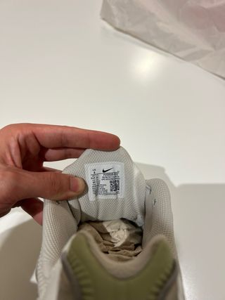 Zapatillas Nike Shox Plata y Negro