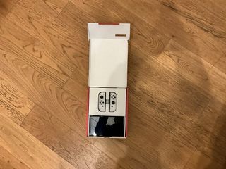 Nintendo Switch OLED + Controller Pokémon