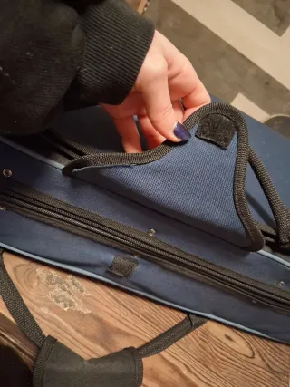 Violín con funda azul