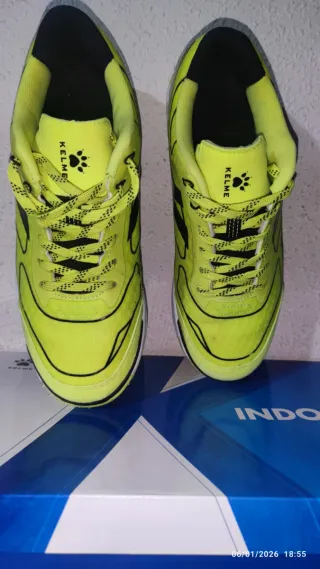 Kelme Futbol Sala Amarillo Negro