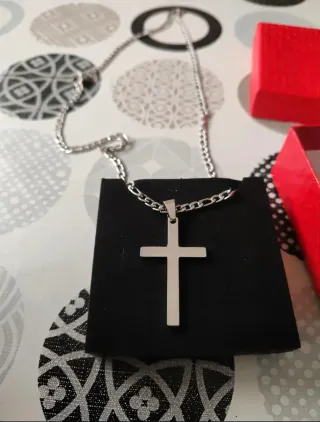 Collare con croce in acciaio inossidabile da uomo